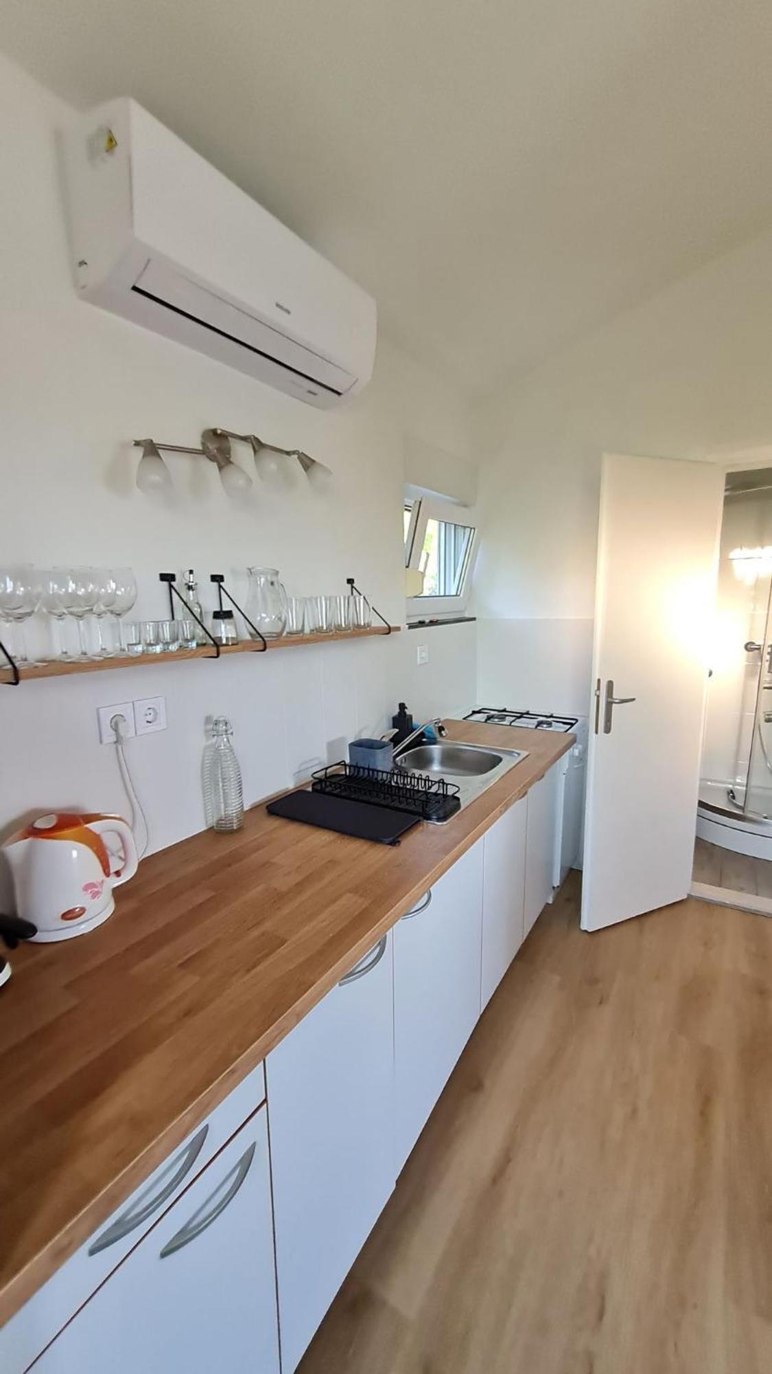 Apartmani Ela Prvić Luka Exterior foto